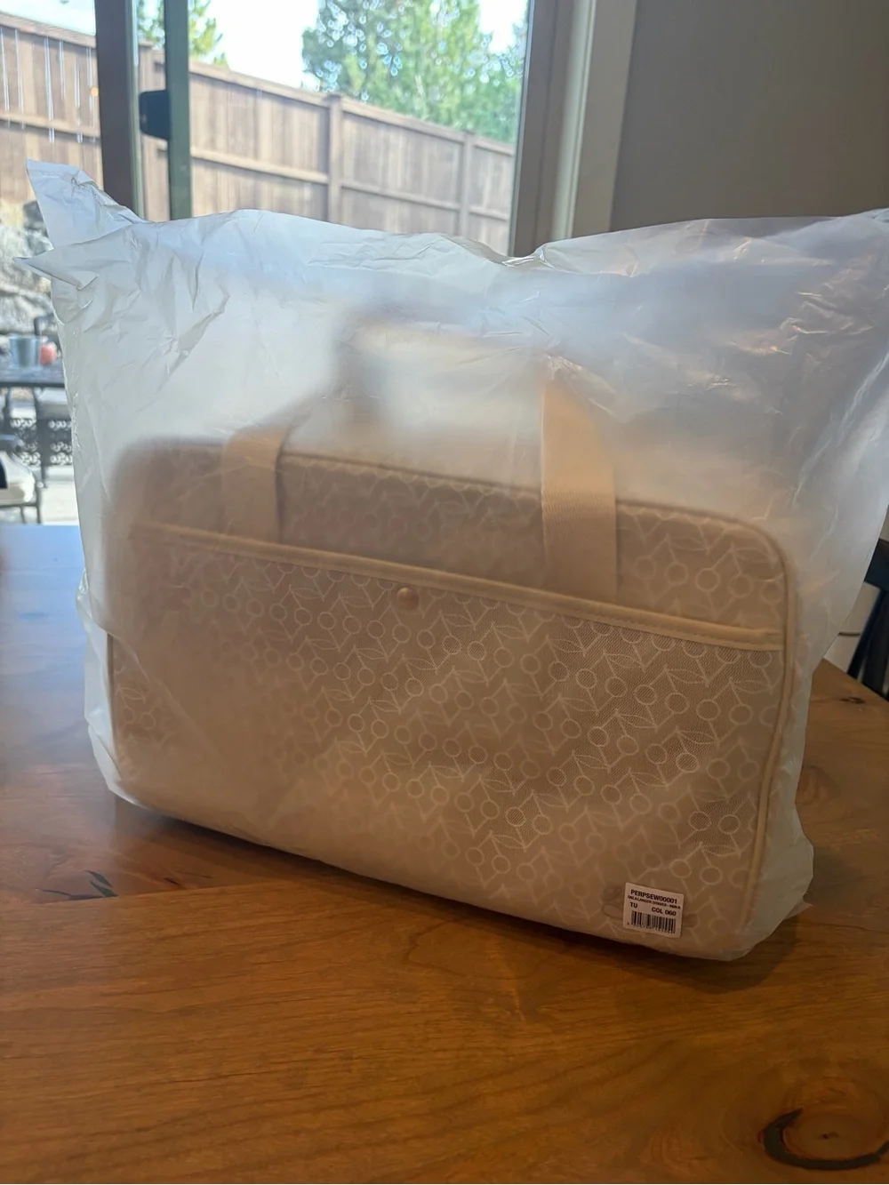 New In Package $895 Bonpoint Denver Changing Bag in Beige Luxury